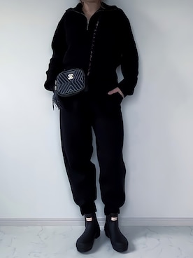 「chanel」｜「アイテム（レインシューズ）」を使った、eriiicaさん（レディース・158cm）の冬コーディネート