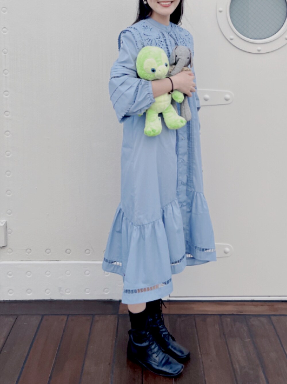 「snidel、SNIDEL、snidelコーデ、秋服準備はじめました、高身長コーデ、大人かわいい」｜「SNIDELのパンチングレースビッグカラーワンピース（ワンピース、ブルー系）」を使った、zenmai さん（レディース・170cm）の夏コーディネートの1枚目の写真