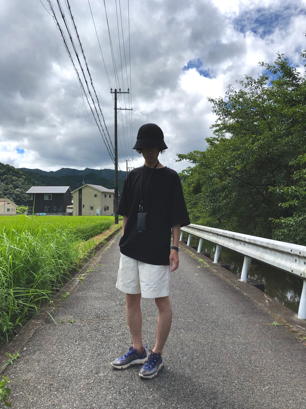 「夏、UNIQLO、GU、STANDARD SUPPLY、NIKE」｜「NIKEのNIKE ナイキ NIKE REACT ELEMENT 87 リアクト エレメント 87 AQ1090-200 200DSTPCH/ATMSGY（スニーカー、ブルー系）」を使った、burstさん（メンズ・167cm）の夏コーディネートの1枚目の写真