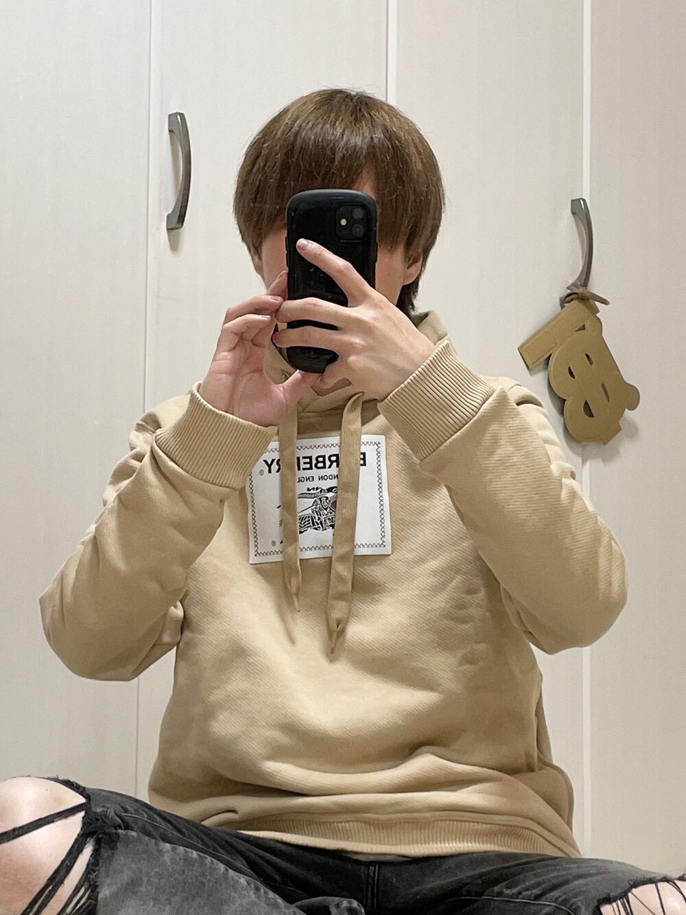 「オーバーサイズ、バーバリー、バーバリーチェック、パーカー」｜「BURBERRYのアイテム（パーカー、ベージュ系）」を使った、きせくんさん（メンズ・170cm）の秋コーディネートの1枚目の写真