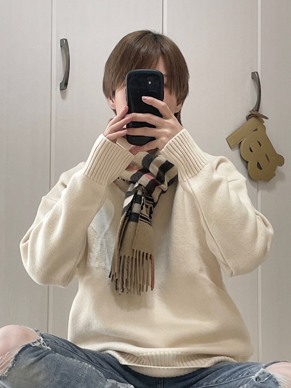 「バーバリー、バーバリーチェック、ニット、マフラー」｜「BURBERRYのアイテム（マフラー、ベージュ系）」を使った、きせくんさん（メンズ・170cm）の秋コーディネートの1枚目の写真