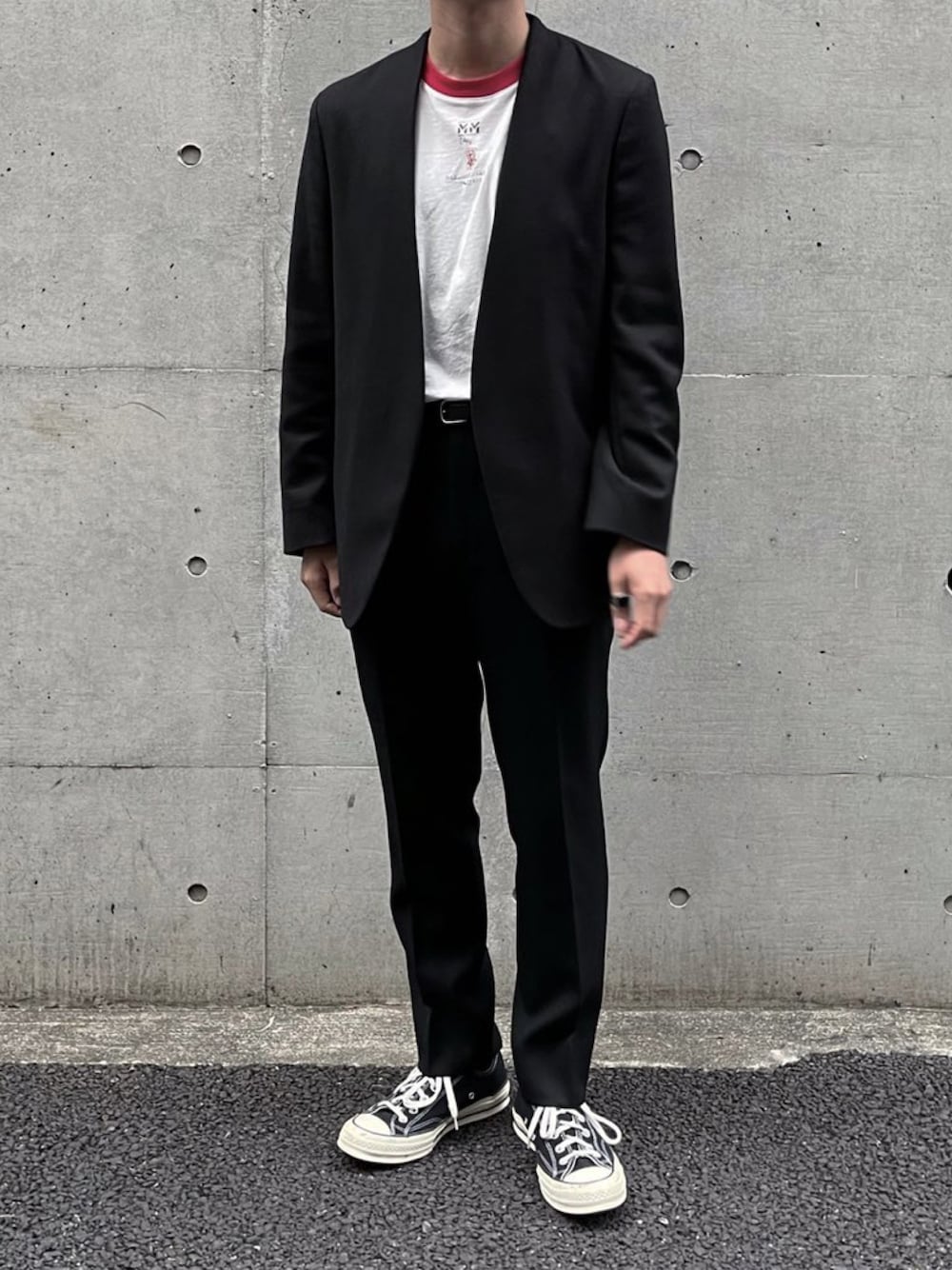 「wearhalloween2021、秋のコーデ、シンプルコーデ、モノトーン、おしゃれさんと繋がりたい、低身長、秋冬コーデ、モノトーンコーデ、ブラック、お洒落さんとつながりたい、モード、Maison Margiela、リラックススタイル、シンプル」｜「Maison Margielaのアイテム（ノーカラージャケット、ブラック系）」を使った、Takaさん（メンズ・164cm）の秋コーディネートの1枚目の写真