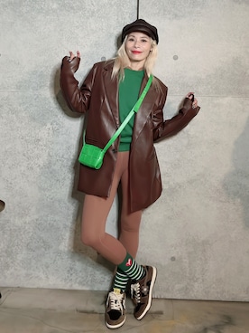 「アイテム（キャスケット、ブラウン系）」を使った、Joycechangさん（レディース・163cm）の秋コーディネート