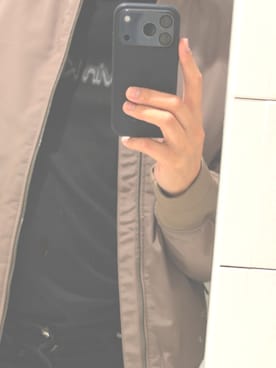 「Calvin Klein（カルバン・クライン）のアイテム（MA-1、ベージュ系）」を使った、MASAさん（メンズ・176cm）の秋コーディネート