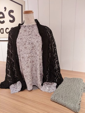 「one'sterrace（ワンズテラス）の【あったか】2WAYストール 透かし編み（ストール/ショール、ブラック系）」を使った、くまさん（レディース・164cm）の秋コーディネート