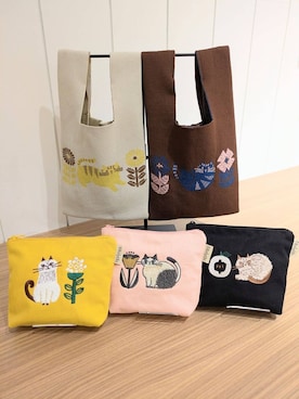 「one'sterrace（ワンズテラス）のFIKA 刺繍舟形ポーチ（ポーチ、イエロー系）」を使った、くまさん（レディース・164cm）の秋コーディネート