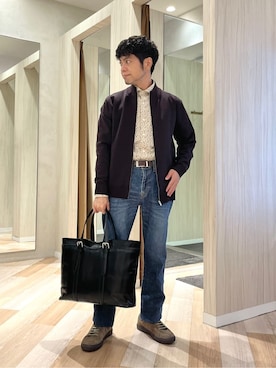 「アイテム（ビジネスシャツ、ベージュ系）」を使った、URAさん（メンズ・165cm）の秋コーディネート