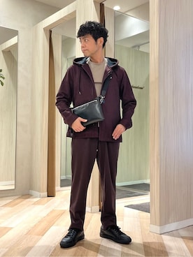 「アイテム（パーカー、レッド系）」を使った、URAさん（メンズ・165cm）の秋コーディネート