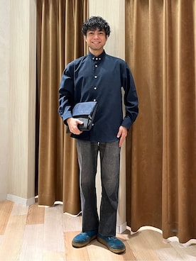「アイテム（クラッチバッグ、ブルー系）」を使った、URAさん（メンズ・165cm）の秋コーディネート