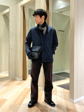 「アイテム（クラッチバッグ、ブルー系）」を使った、URAさん（メンズ・165cm）の冬コーディネート
