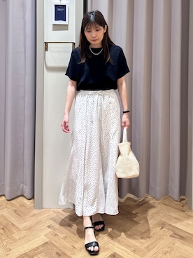 「grove（グローブ）の【シリーズ累計36万枚！名品ニット】やわらかドライタッチ ドルマンニット（ニット/セーター、ブラック系）」を使った、rifuさん（レディース・158cm）の夏コーディネート