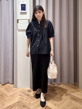 「grove（グローブ）の【貴島明日香さん着用/体型カバー】ON・OFF使えるスモッキングタックブラウス（シャツ/ブラウス、ブラック系）」を使った、rifuさん（レディース・158cm）の春コーディネート
