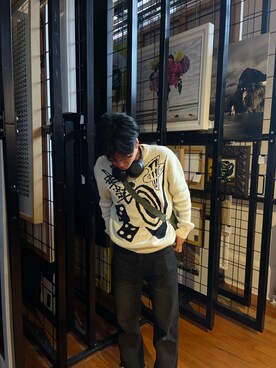 「STUSSY（ステューシー）のアイテム（ニット/セーター、ベージュ系）」を使った、reotakeuchiさん（メンズ・175cm）の春コーディネート