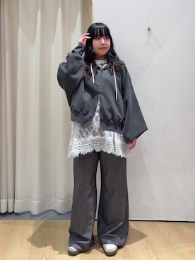 「CIAOPANIC TYPY（チャオパニックティピー）の【ゆるっと抜け感大人フーディー】ドルマンスリーブピグメントダンボールパーカー（パーカー、グレー系）」を使った、ゆめなさん（レディース・149cm）の秋コーディネート