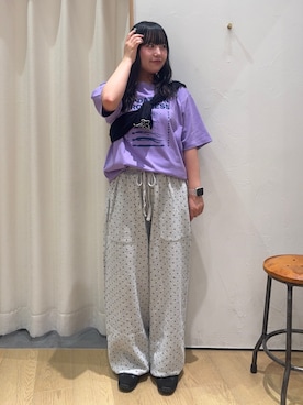 「CIAOPANIC TYPY（チャオパニックティピー）の【UNISEX】宇宙人プリントTシャツ（Tシャツ/カットソー、パープル系）」を使った、ゆめなさん（レディース・149cm）の夏コーディネート