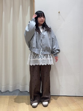 「CIAOPANIC TYPY（チャオパニックティピー）の【ゆるっと抜け感大人フーディー】ドルマンスリーブピグメントダンボールパーカー（パーカー、グレー系）」を使った、ゆめなさん（レディース・149cm）の秋コーディネート