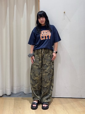 「CIAOPANIC TYPY（チャオパニックティピー）の【UNISEX】ピグメント加工スラブカレッジロゴTEE（Tシャツ/カットソー、ブルー系）」を使った、ゆめなさん（レディース・149cm）の夏コーディネート