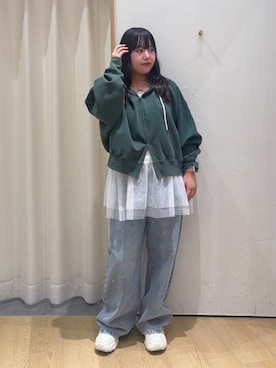 「CIAOPANIC TYPY（チャオパニックティピー）の【ゆるっと抜け感大人フーディー】ドルマンスリーブピグメントダンボールパーカー（パーカー、グリーン系）」を使った、ゆめなさん（レディース・149cm）の秋コーディネート