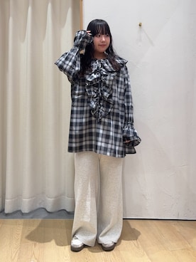 「CIAOPANIC TYPY（チャオパニックティピー）の∴【前後2way】深Vアソートチェックラッフルブラウス（シャツ/ブラウス、ブラック系）」を使った、ゆめなさん（レディース・149cm）の秋コーディネート