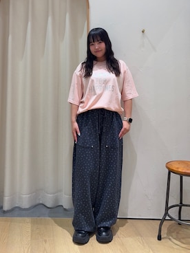 「CIAOPANIC TYPY（チャオパニックティピー）の【ユニセックス】アシッドウォッシュ加工スタッズロゴTEE（Tシャツ/カットソー、ピンク系）」を使った、ゆめなさん（レディース・149cm）の夏コーディネート