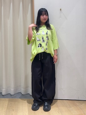 「SOUNDSGOOOOD（サウンズグッド）の【SOUNDS GOOOOD】パウダー犬ロゴプリントTEE（Tシャツ/カットソー、グリーン系）」を使った、ゆめなさん（レディース・149cm）の秋コーディネート