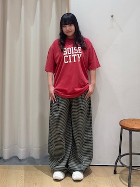 「CIAOPANIC TYPY（チャオパニックティピー）の【UNISEX】ピグメント加工スラブカレッジロゴTEE（Tシャツ/カットソー、レッド系）」を使った、ゆめなさん（レディース・149cm）の夏コーディネート