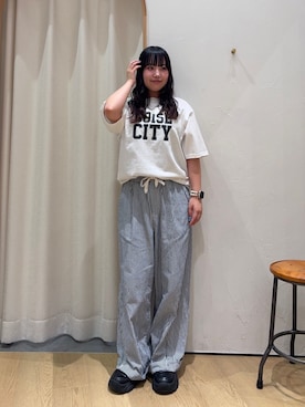 「CIAOPANIC TYPY（チャオパニックティピー）の【UNISEX】ピグメント加工スラブカレッジロゴTEE（Tシャツ/カットソー、ホワイト系）」を使った、ゆめなさん（レディース・149cm）の夏コーディネート