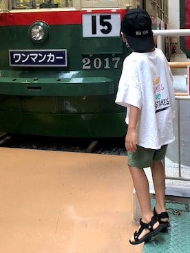 「アイテム（サンダル）」を使った、yitさん（キッズ・80cm）の秋コーディネート