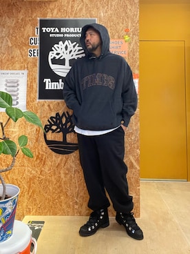 「アイテム（スウェットパンツ）」を使った、MITSUNORI MATSUMURAさん（メンズ・183cm）の秋コーディネート