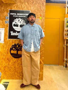 「Timberland（ティンバーランド）の【TOKYO DESIGN COLLECTIVE】コットン ダック パンツ ユニセックス（その他パンツ、ベージュ系）」を使った、MITSUNORI MATSUMURAさん（メンズ・183cm）の夏コーディネート