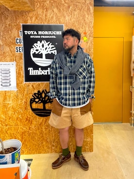 「Timberland（ティンバーランド）の【TOKYO DESIGN COLLECTIVE】ヤーン ダイ プレイド 長袖 シャツ ユニセックス（シャツ/ブラウス、パープル系）」を使った、MITSUNORI MATSUMURAさん（メンズ・183cm）の夏コーディネート