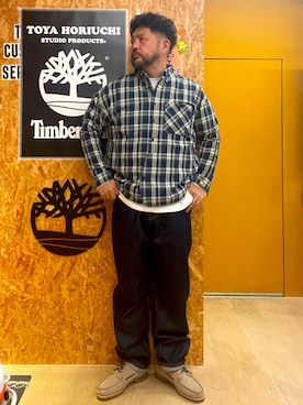 「Timberland（ティンバーランド）の【TOKYO DESIGN COLLECTIVE】ヤーン ダイ プレイド 長袖 シャツ ユニセックス（シャツ/ブラウス、パープル系）」を使った、MITSUNORI MATSUMURAさん（メンズ・183cm）の春コーディネート