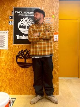 「Timberland（ティンバーランド）の【TOKYO DESIGN COLLECTIVE】ヤーン ダイ プレイド 長袖 シャツ ユニセックス（シャツ/ブラウス、ブラウン系）」を使った、MITSUNORI MATSUMURAさん（メンズ・183cm）の春コーディネート
