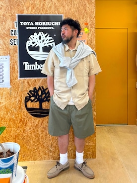 「Timberland（ティンバーランド）の【TOKYO DESIGN COLLECTIVE】ヘリンボーン クルー スウェットシャツ ユニセックス（スウェット、ベージュ系）」を使った、MITSUNORI MATSUMURAさん（メンズ・183cm）の夏コーディネート
