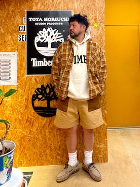 「Timberland（ティンバーランド）のアイテム（パンツ）」を使った、MITSUNORI MATSUMURAさん（メンズ・183cm）の春コーディネート