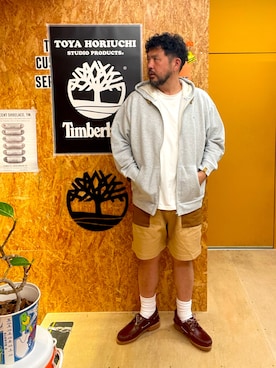 「Timberland（ティンバーランド）のアイテム（パンツ）」を使った、MITSUNORI MATSUMURAさん（メンズ・183cm）の春コーディネート