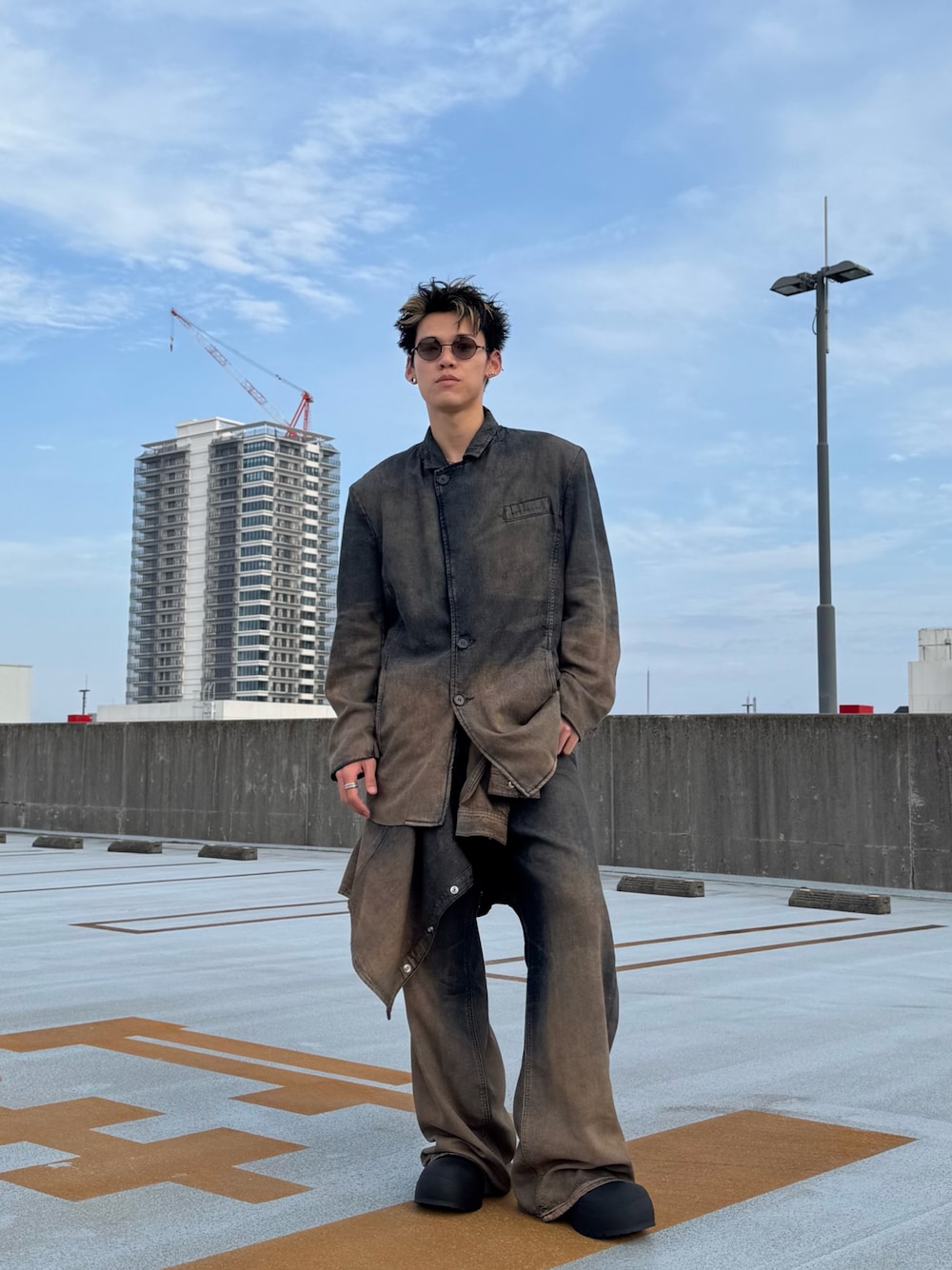 「Diesel、セットアップ」｜「DIESELのメンズ アンクルブーツ D-DONALD MONTONE（ブーツ、ブラック系）」を使った、Haruto 【DIESEL湘南】さん（メンズ・175cm）の夏コーディネートの1枚目の写真
