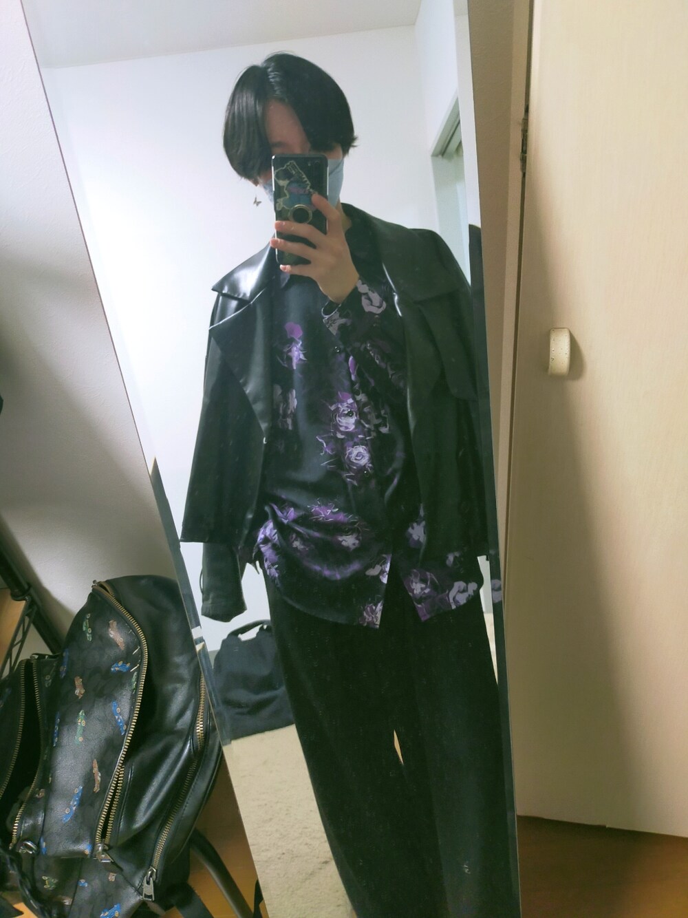 HARE（ハレ）の「シンセティックレザーショートトレンチ(HARE