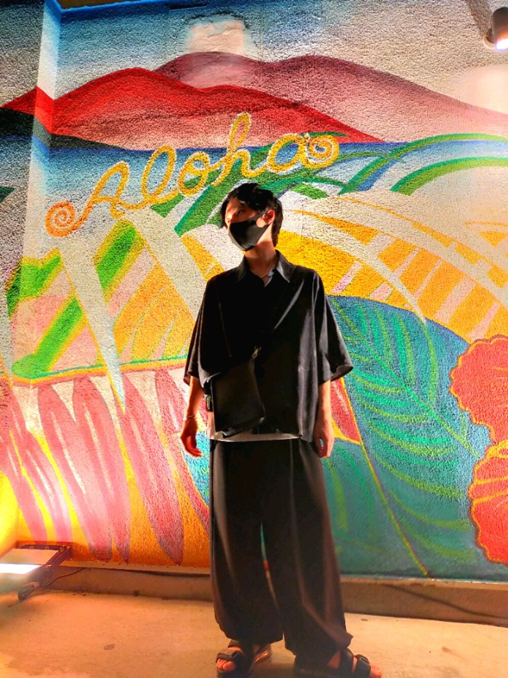 「HARE、柄シャツ、柄シャツ×ワイドパンツ、シルエットがお気に入り、ペイズリー柄」｜「HAREの【WEB限定ブルー】ダークペイズリーシャツ(HARE)（シャツ/ブラウス、ブラック系）」を使った、R【 相互 】さん（メンズ・165cm）の秋コーディネートの1枚目の写真