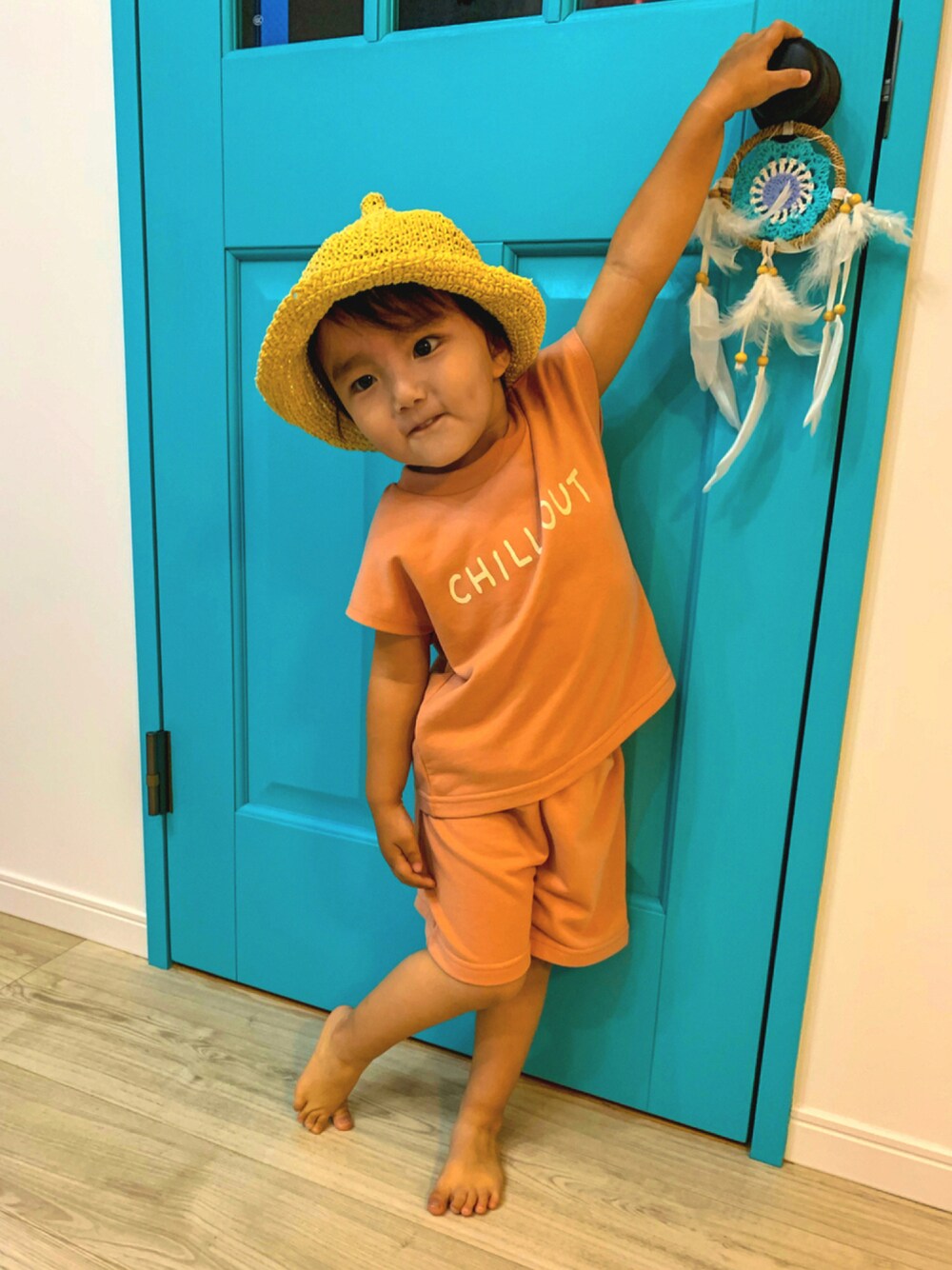 「セットアップ、男の子、キッズコーデ、ピンクコーデ、どんぐり帽、麦わら帽子、ハーフパンツ、タンクトップ、ノースリーブ、プチプラ、3歳、夏コーデ、白サンダル、サンダル、プリントT」｜「Birthdayのアイテム（帽子、ベージュ系）」を使った、tsukasaさん（キッズ・90cm）の夏コーディネートの1枚目の写真