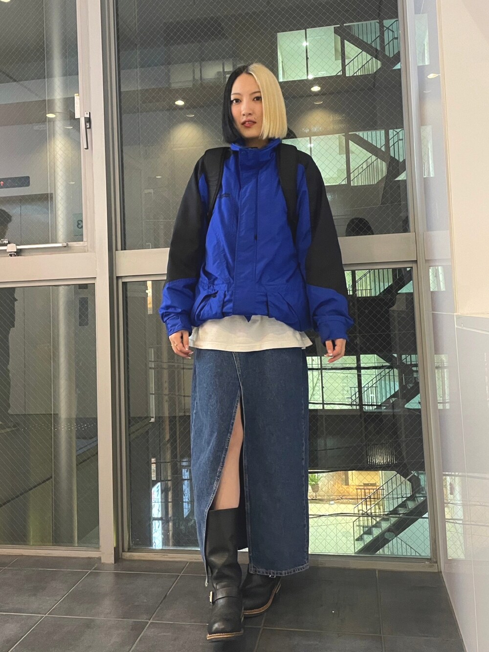 「ファッションを楽しもう、テックウェア、アウトドアスタイル、大阪、冬コーデ、デニム、デニムコーデ」｜「Columbiaのアイテム（マウンテンパーカー、ブルー系）」を使った、京掬掬さん（レディース・170cm）の冬コーディネートの1枚目の写真