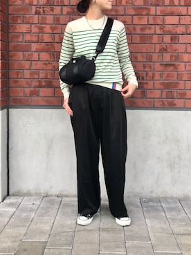 「OUTDOOR PRODUCTS（アウトドアプロダクツ）のOUTDOOR PRODUCTS MINI ROLL BOSTN BAG（ショルダーバッグ）」を使った、KOHAさん（レディース・161cm）の秋コーディネート