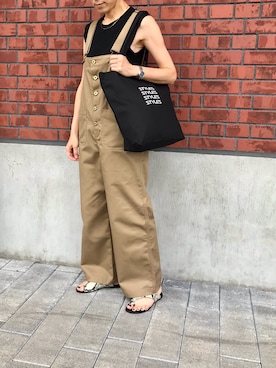 「UNIVERSAL OVERALL（ユニバーサルオーバーオール）のアイテム（サロペット/オーバーオール）」を使った、KOHAさん（レディース・161cm）の夏コーディネート