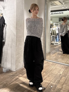 「JEANASIS（ジーナシス）のミリタリータックボリュームパンツ/657336（その他パンツ、ブラック系）」を使った、おはさん（レディース）の春コーディネート