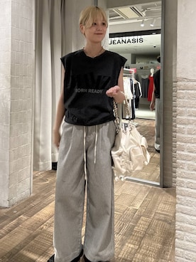 「JEANASIS（ジーナシス）のチェーンハンドルキンチャクBAG/1023355（ショルダーバッグ、ホワイト系）」を使った、おはさん（レディース）の夏コーディネート