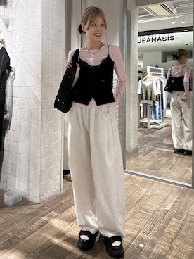 「JEANASIS（ジーナシス）のセミシアーリブヘンリー LS/326122（Tシャツ/カットソー、ピンク系）」を使った、おはさん（レディース）の春コーディネート