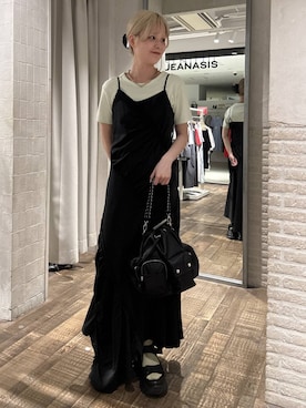 「JEANASIS（ジーナシス）のチェーンハンドルキンチャクBAG/1023355（ショルダーバッグ、ブラック系）」を使った、おはさん（レディース）の夏コーディネート