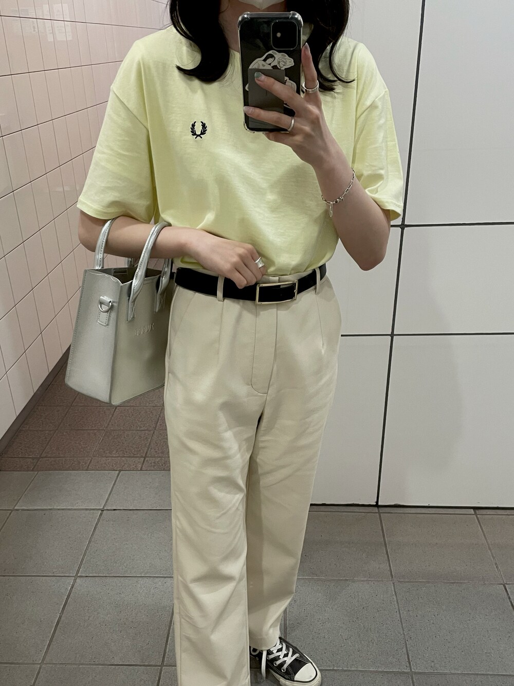 「FRED PERRY、emmaSLY、SLY、シンプルコーデ」｜「SLYのアイテム（パンツ、ホワイト系）」を使った、goessmeowさん（レディース・162cm）の夏コーディネートの1枚目の写真
