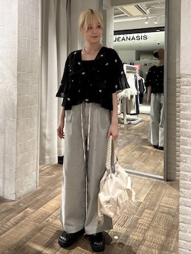「JEANASIS（ジーナシス）のチェーンハンドルキンチャクBAG/1023355（ショルダーバッグ、ホワイト系）」を使った、おはさん（レディース）の夏コーディネート