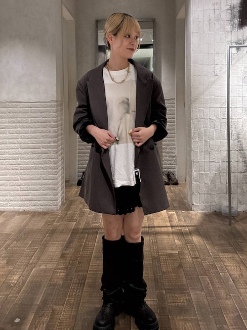 【ロサンゼルス輸入】ボンテージ編み上げ＆ループチェーン付きエナメルショートパンツ ロサンゼルス輸入】ボンテージ編み上げ＆ループチェーン付き